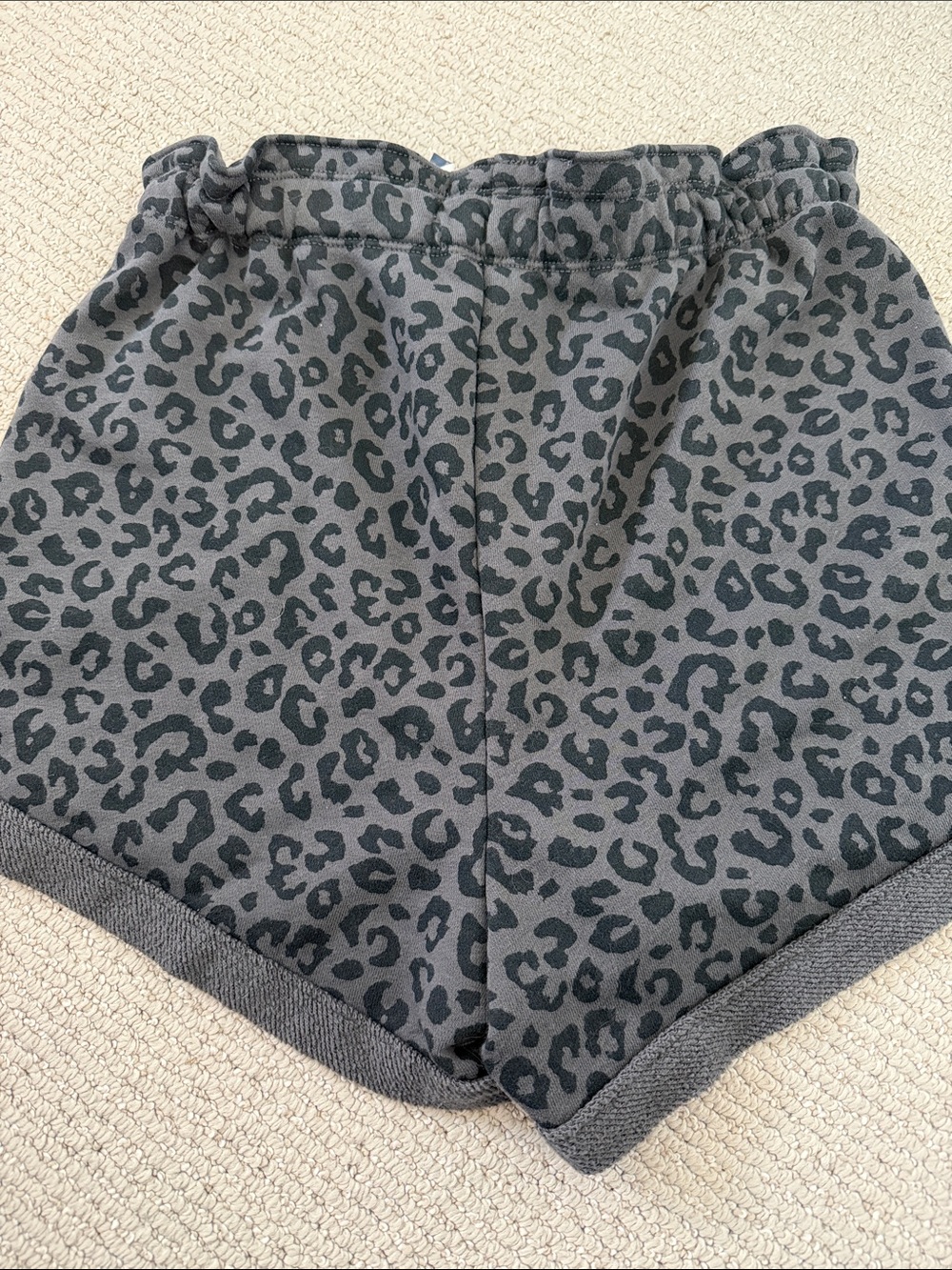 Abercrombie & Fitch Cozy Grey Leopard Print Drawstring Shorts medium - Picture 3 of 3